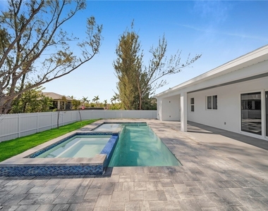 1107 Nw 40th Place - Photo Thumbnail 39