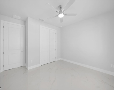 1107 Nw 40th Place - Photo Thumbnail 27