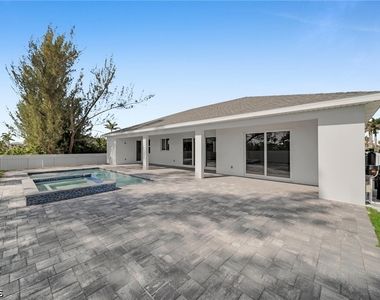 1107 Nw 40th Place - Photo Thumbnail 37