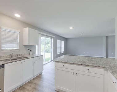 947 Grant Boulevard - Photo Thumbnail 12