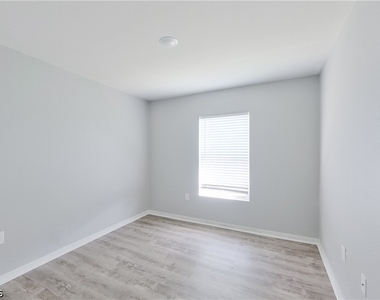 947 Grant Boulevard - Photo Thumbnail 17