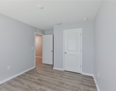 947 Grant Boulevard - Photo Thumbnail 18