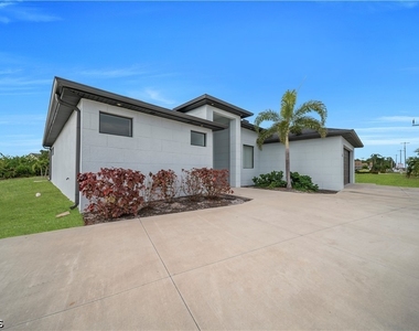 24 Chiquita Boulevard S - Photo Thumbnail 22