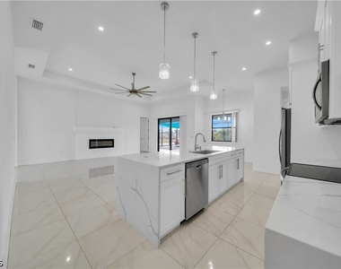 24 Chiquita Boulevard S - Photo Thumbnail 28