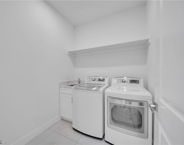 24 Chiquita Boulevard S - Photo Thumbnail 29