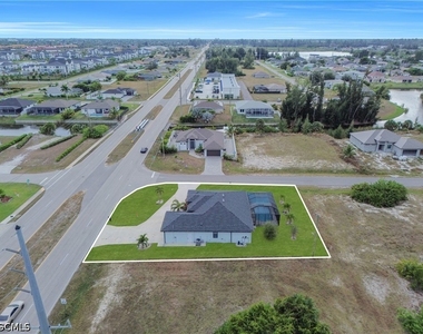 24 Chiquita Boulevard S - Photo Thumbnail 2