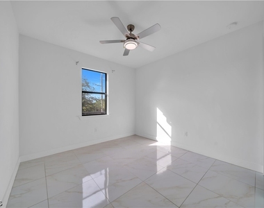 24 Chiquita Boulevard S - Photo Thumbnail 33
