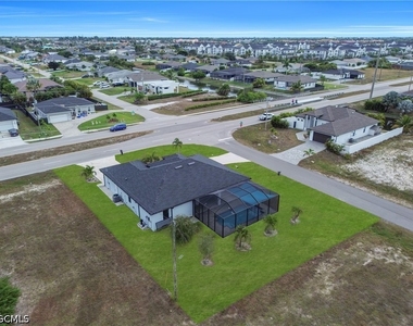 24 Chiquita Boulevard S - Photo Thumbnail 3