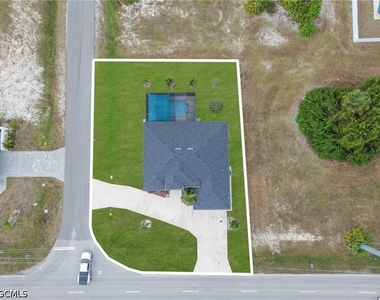 24 Chiquita Boulevard S - Photo Thumbnail 8