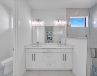 24 Chiquita Boulevard S - Photo Thumbnail 12