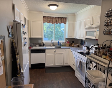 22 Emerson - Photo Thumbnail 2