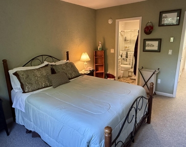 22 Emerson - Photo Thumbnail 5