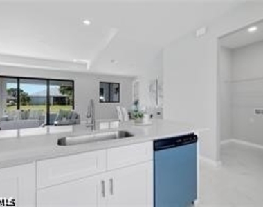 2716 Diplomat Parkway W - Photo Thumbnail 7