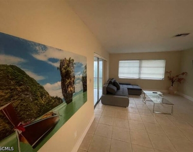 335 Tarpon Drive - Photo Thumbnail 7