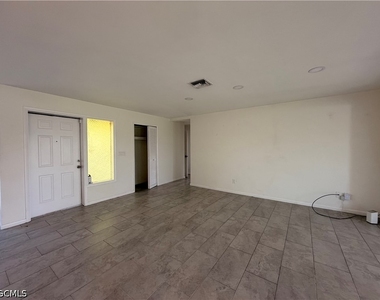 334 Se 47th Terrace - Photo Thumbnail 17