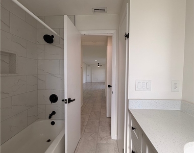 334 Se 47th Terrace - Photo Thumbnail 20