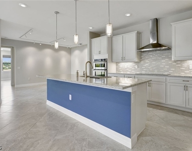 11752 Bowes Circle - Photo Thumbnail 8