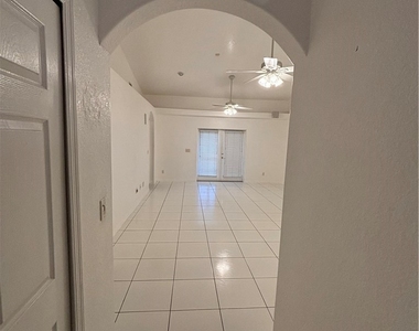 1012 Se 12th Terrace - Photo Thumbnail 1
