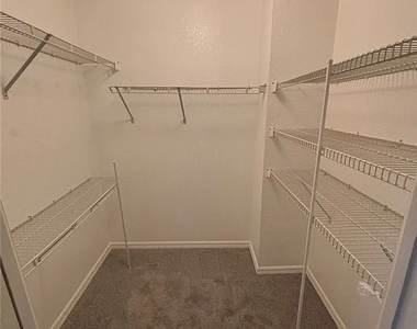 1012 Se 12th Terrace - Photo Thumbnail 8