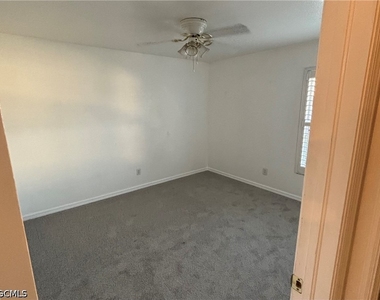 1012 Se 12th Terrace - Photo Thumbnail 12