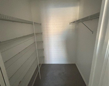 1012 Se 12th Terrace - Photo Thumbnail 13