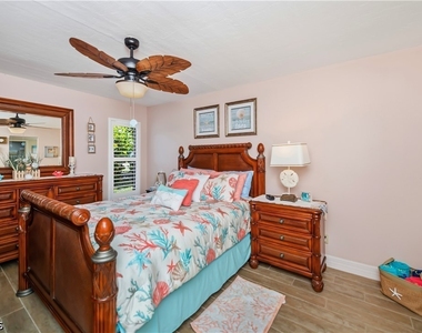 5255 Coronado Parkway - Photo Thumbnail 14