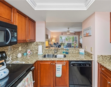 5255 Coronado Parkway - Photo Thumbnail 23
