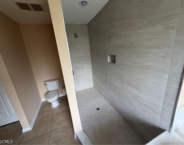 905 Sw 8th Court - Photo Thumbnail 22