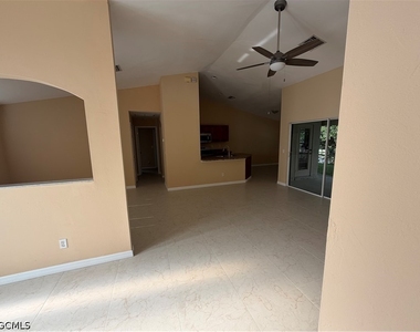 905 Sw 8th Court - Photo Thumbnail 11