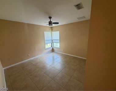 905 Sw 8th Court - Photo Thumbnail 4