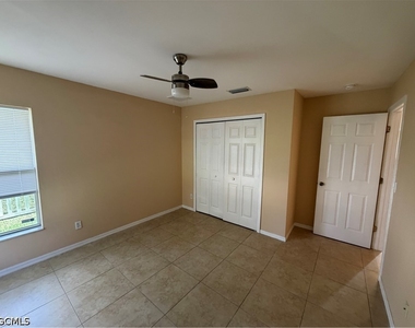 905 Sw 8th Court - Photo Thumbnail 3