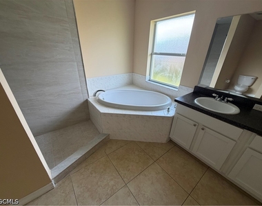 905 Sw 8th Court - Photo Thumbnail 21
