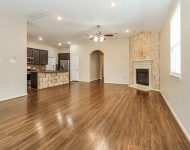 320 Terra Vista Circle - Photo Thumbnail 2