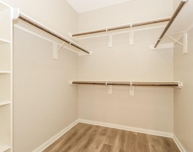 320 Terra Vista Circle - Photo Thumbnail 10
