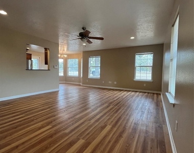 59 W Oak Drive - Photo Thumbnail 10