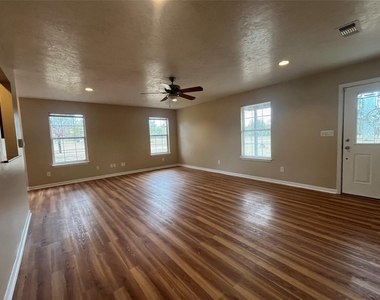 59 W Oak Drive - Photo Thumbnail 11