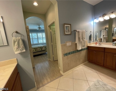 10630 Camarelle Circle - Photo Thumbnail 32