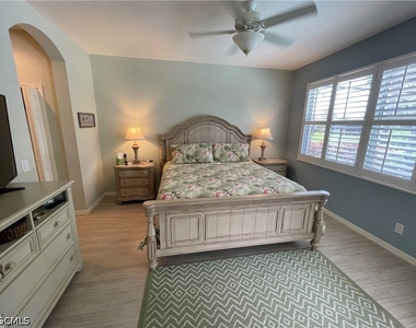 10630 Camarelle Circle - Photo Thumbnail 27
