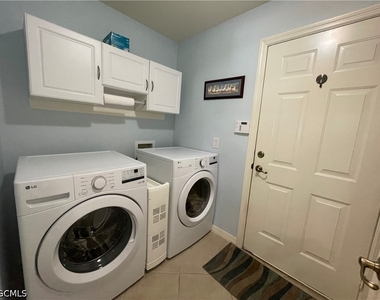 10630 Camarelle Circle - Photo Thumbnail 22