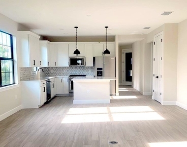 11917 Sacra Place - Photo Thumbnail 3