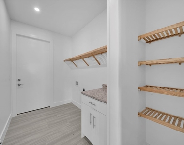 1908 Nw 24th Avenue - Photo Thumbnail 9