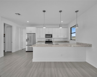 1908 Nw 24th Avenue - Photo Thumbnail 4