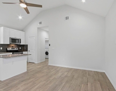 16902 Balmoral - Photo Thumbnail 4
