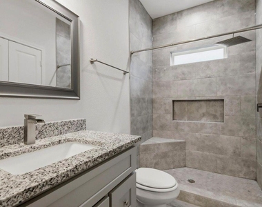 16902 Balmoral - Photo Thumbnail 6