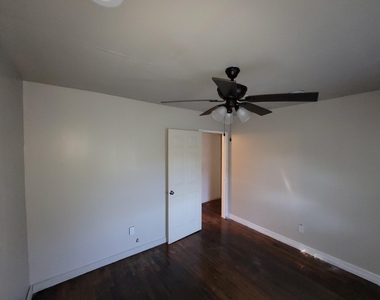 2425 8th Avenue - Photo Thumbnail 6