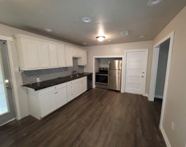 2425 8th Avenue - Photo Thumbnail 2