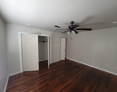 2425 8th Avenue - Photo Thumbnail 4