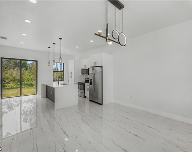 3121 69th Street W - Photo Thumbnail 2