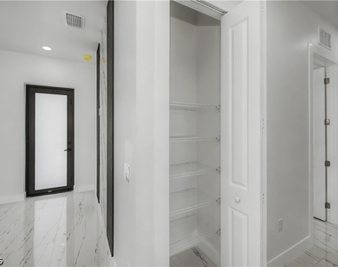 3121 69th Street W - Photo Thumbnail 6