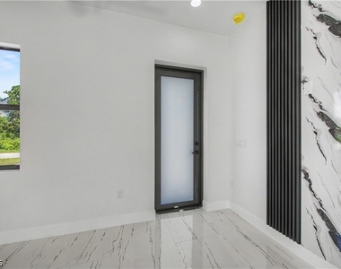 3121 69th Street W - Photo Thumbnail 40